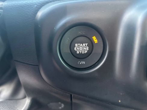 Used 2023 Jeep Wrangler Unlimited Sahara AWD/4WD image 41
