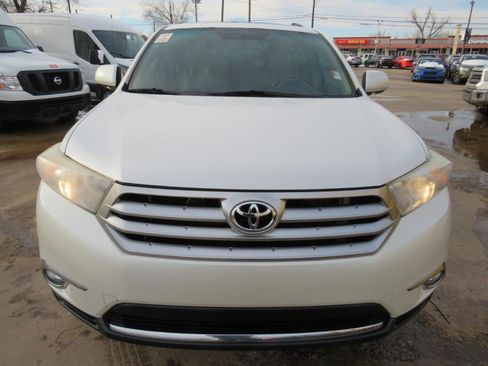 Used 2012 Toyota Highlander Limited w/ Tow Pkg image 2