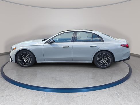 Certified 2025 Mercedes-Benz E 350 4MATIC Sedan image 8