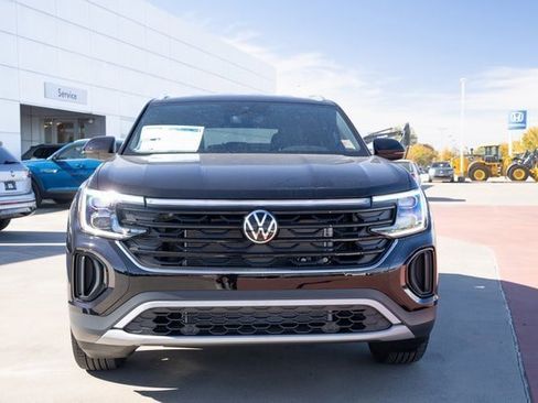 New 2026 Volkswagen Atlas Cross Sport SE image 9