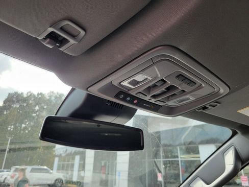 New 2026 GMC Sierra 1500 SLT image 24