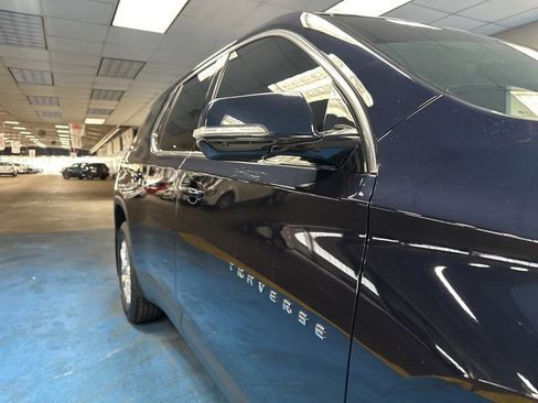 Used 2020 Chevrolet Traverse LT image 4