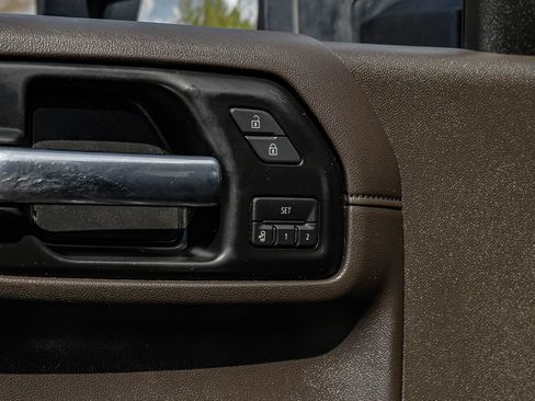 Used 2020 GMC Sierra 2500 Denali w/ Denali Ultimate Package AWD/4WD image 45