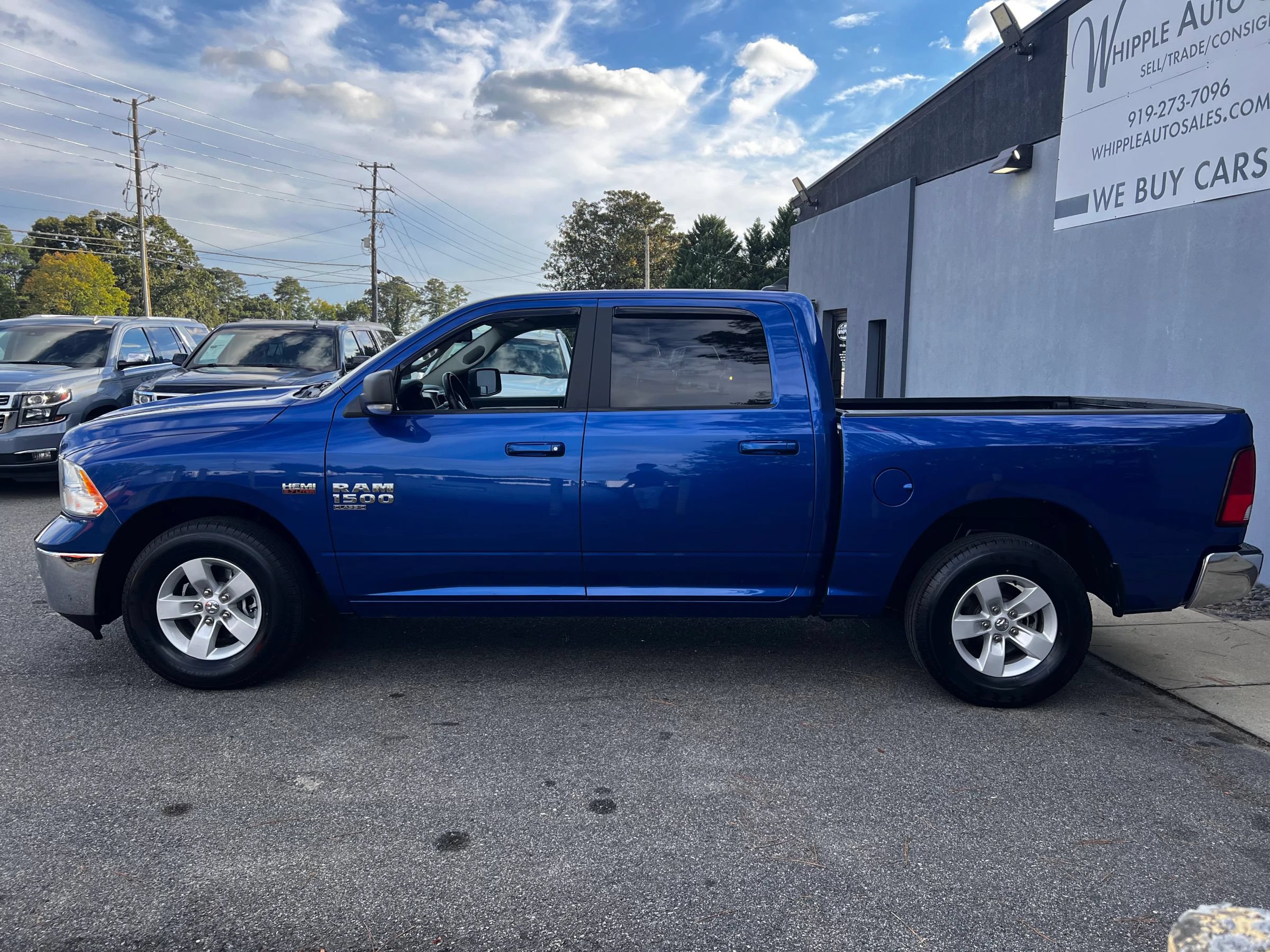 Used 2019 RAM 1500 Classic SLT w/ Luxury Group RWD image 9