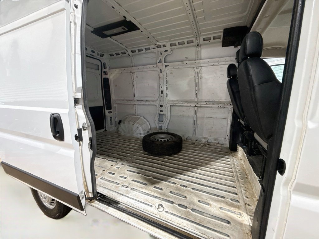 Used 2025 RAM ProMaster 2500 w/ Convenience Group FWD image 24