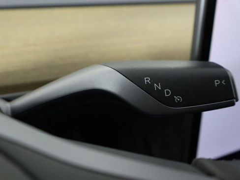 Used 2023 Tesla Model Y Long Range AWD/4WD image 26