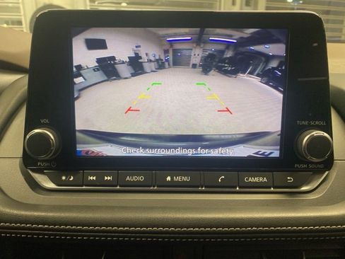 Used 2023 Nissan Rogue SV image 20