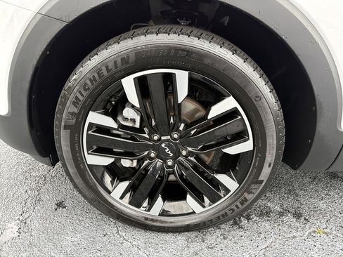 Used 2025 Kia Telluride SX Prestige AWD/4WD image 9