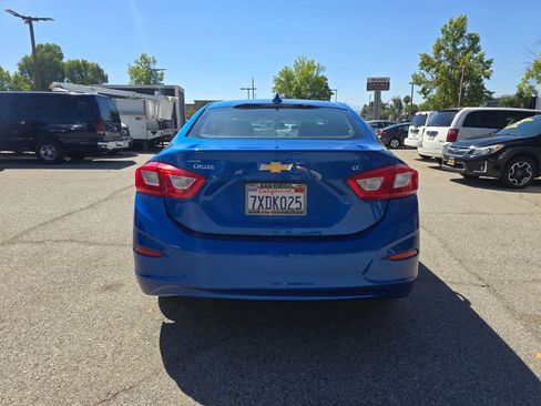 Used 2017 Chevrolet Cruze LT w/ Convenience Package image 7