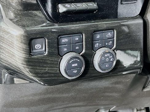 Used 2024 Chevrolet Silverado 3500 LTZ w/ LTZ Plus Package AWD/4WD image 10