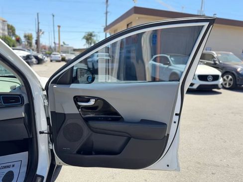 Used 2019 Kia Niro EX Premium w/ Sunroof Package FWD image 39