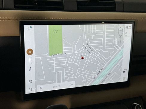 Used 2025 Land Rover Defender 110 S image 26