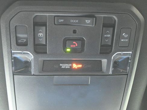 Used 2023 Toyota Sequoia Platinum image 38