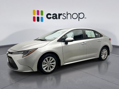 Used 2026 Toyota Corolla LE w/ LE Premium Package FWD image 1