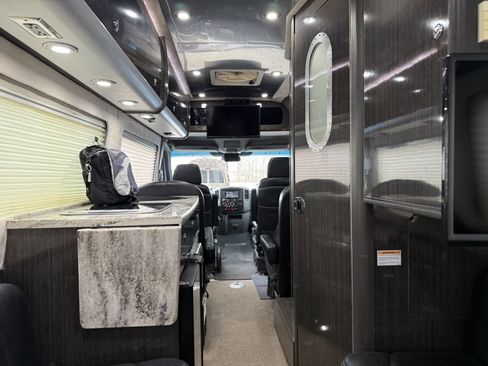 Used 2013 Mercedes-Benz Sprinter 3500 image 68