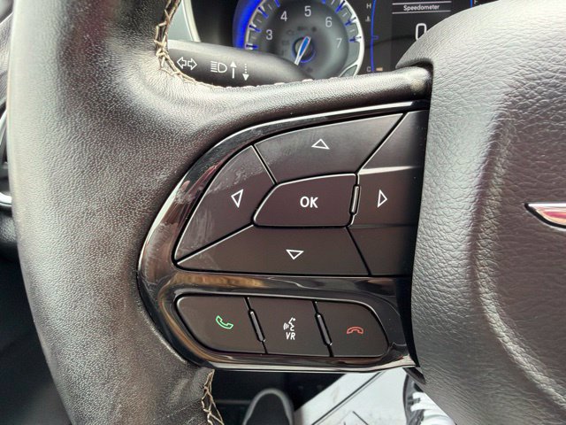 Used 2019 Chrysler Pacifica Touring Plus w/ S Appearance Package FWD image 32