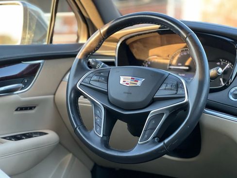 Used 2018 Cadillac XT5 Luxury w/ Driver Awareness Package image 14