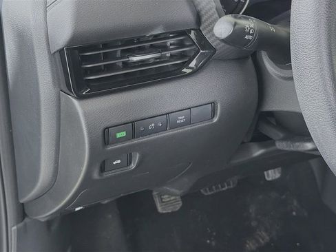 Used 2025 Nissan Sentra SV FWD image 12