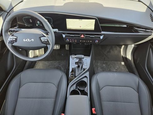 New 2025 Kia Niro EX Touring image 18