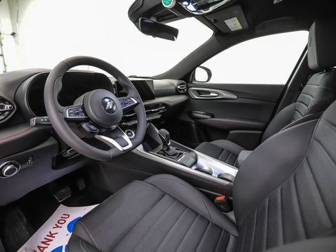 Used 2023 Dodge Hornet GT w/ GT Blacktop Package image 10