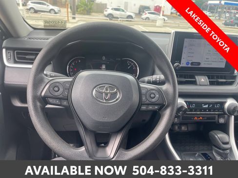 Used 2024 Toyota RAV4 XLE FWD image 17
