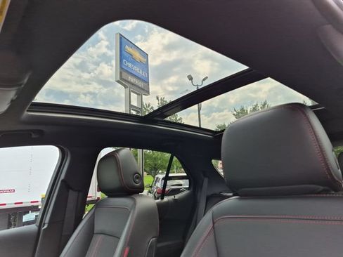 Used 2024 Chevrolet Equinox RS w/ LPO, Floor Liner Package AWD/4WD image 21