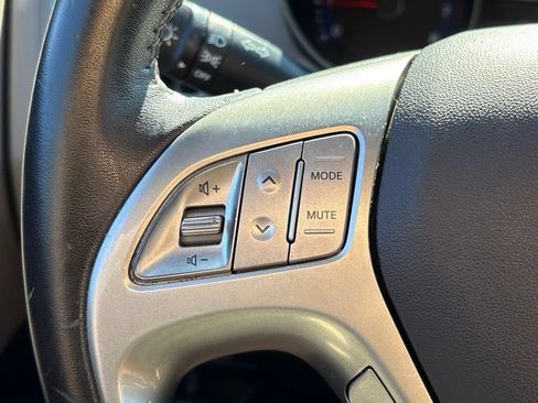 Used 2012 Hyundai Tucson GLS FWD image 17