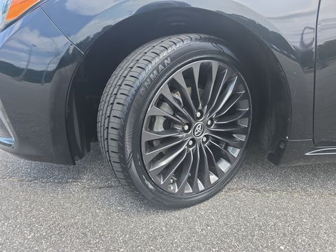 Used 2016 Toyota Avalon Touring FWD image 32
