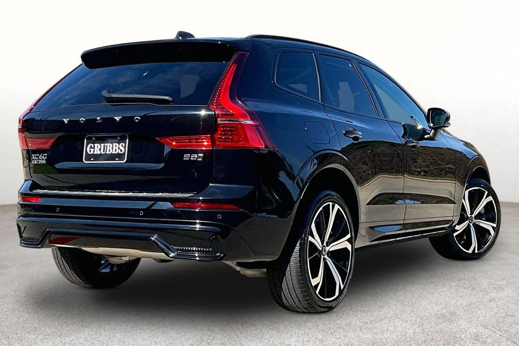 Used 2023 Volvo XC60 B5 Ultimate AWD/4WD image 2