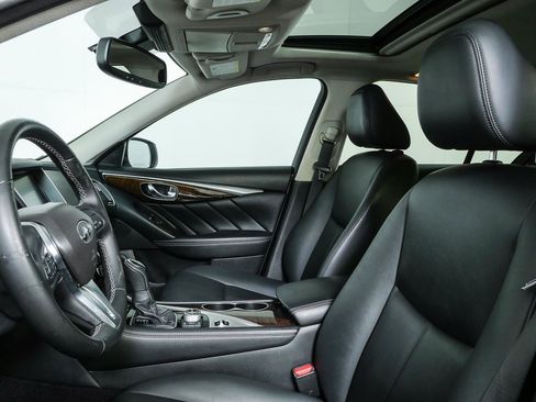 Used 2019 INFINITI Q50 Luxe w/ Cargo Package (L96) RWD image 5