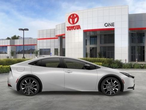 New 2026 Toyota Prius Plug-In Hybrid FWD image 15