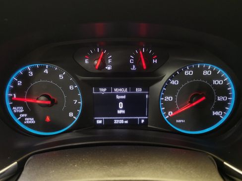 Used 2018 Chevrolet Equinox LT FWD image 23