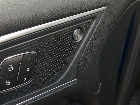 Certified 2023 Ford Edge Titanium image 9