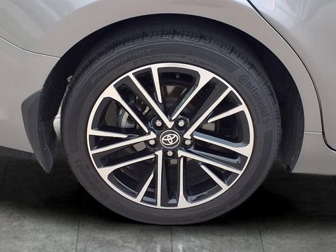 Used 2025 Toyota Camry XLE FWD image 9