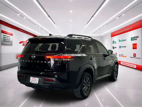 Used 2022 Nissan Pathfinder SV AWD/4WD image 7