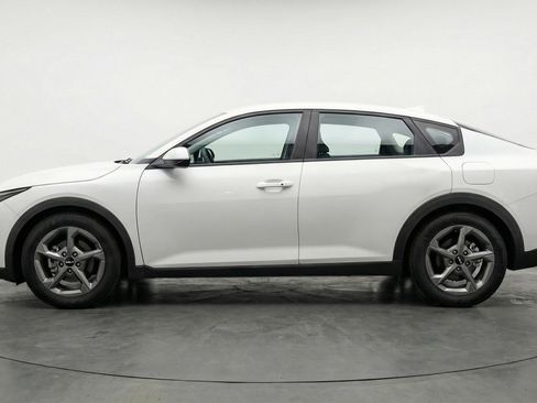 Used 2025 Kia K4 LXS image 3