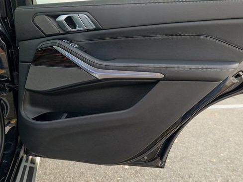 Used 2024 BMW X7 xDrive40i image 32