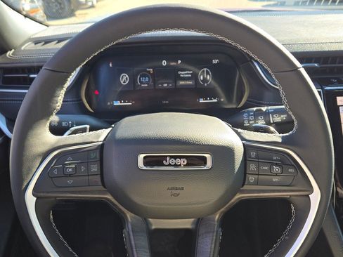 New 2025 Jeep Grand Cherokee Limited w/ Luxury Tech Group II image 35
