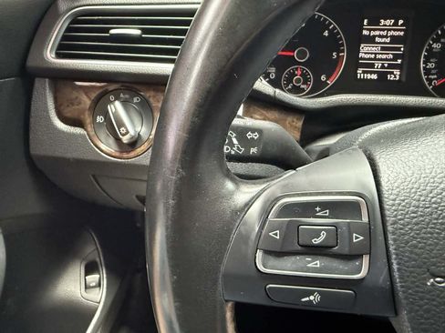 Used 2014 Volkswagen Passat TDI SEL Premium FWD image 16