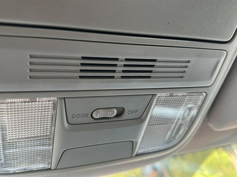 Used 2017 Honda CR-V LX image 17