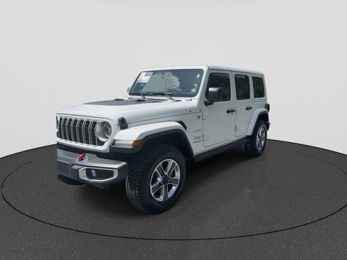 Used 2024 Jeep Wrangler Unlimited Sahara w/ Safety Group AWD/4WD image 4