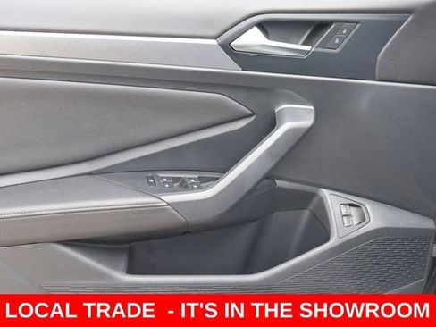 Used 2024 Volkswagen Jetta SE FWD image 13