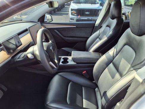 Used 2024 Tesla Model Y Long Range image 15