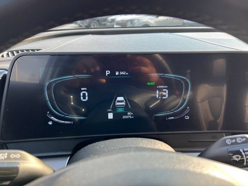 Certified 2025 Kia Sportage EX AWD/4WD image 18