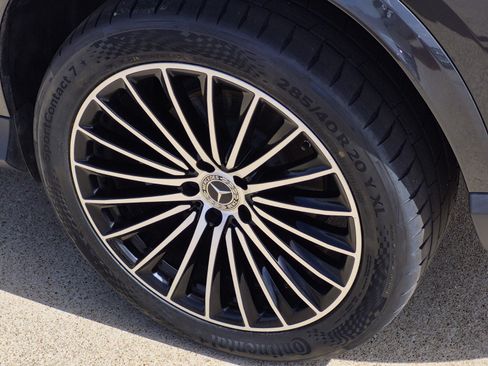 Used 2024 Mercedes-Benz GLC 300 image 7