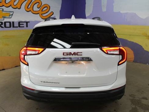 Used 2023 GMC Terrain SLE w/ Driver Convenience Package FWD image 7