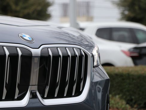 Certified 2025 BMW X1 xDrive28i w/ Technology Package image 6