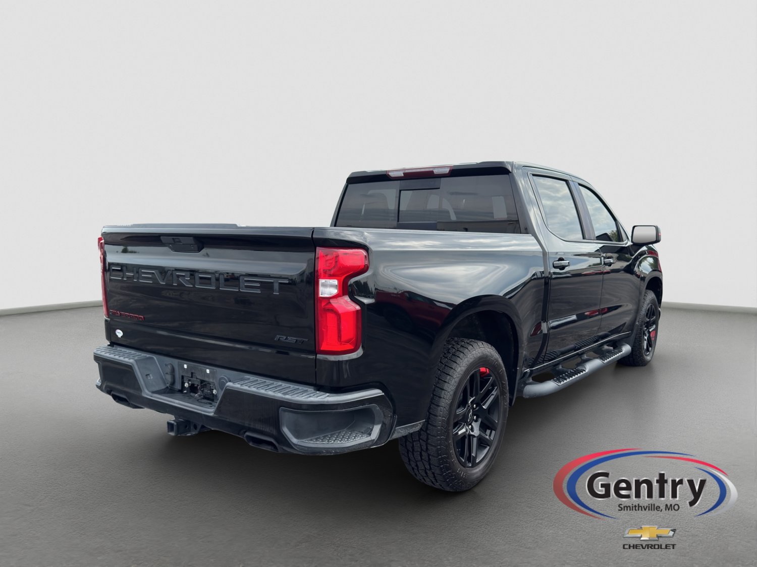 Used 2022 Chevrolet Silverado 1500 RST w/ Redline Edition AWD/4WD image 6