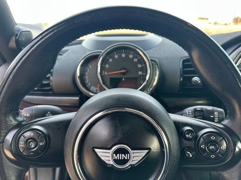 Used 2018 MINI Cooper Clubman w/ Cold Weather Package image 19