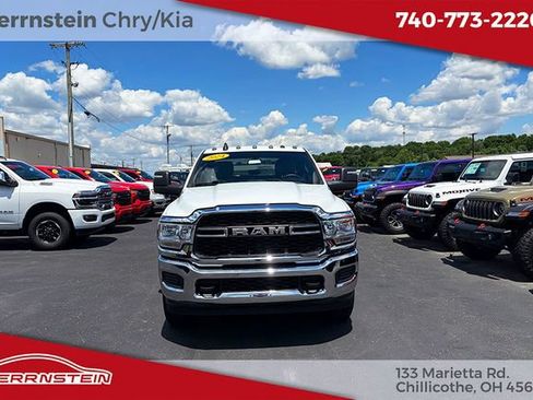 Used 2024 RAM 3500 Tradesman w/ Chrome Appearance Group AWD/4WD image 2